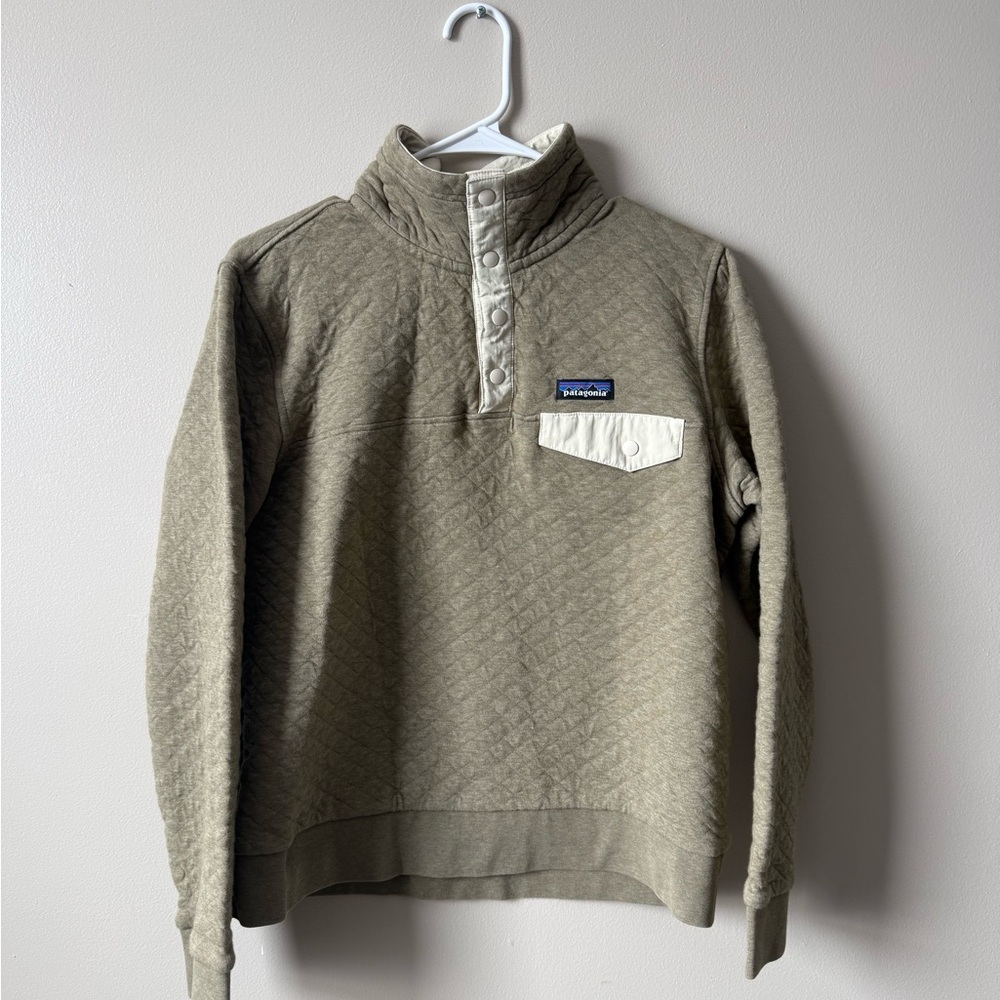 Patagonia Women’s green Quilted Sweater